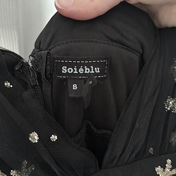 BLACK AND GOLD GLITTER TULLE MAXI DRESS - Picture 4 of 6